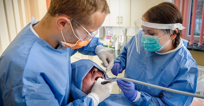 implanty zębów pruszków